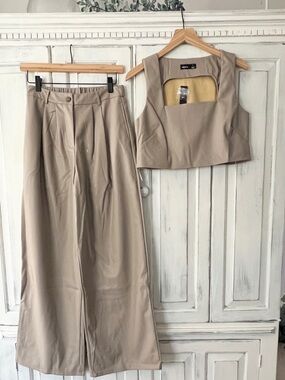 🟠NWT AKAIV 2PC Set Faux Leather Top and Pleated Wide Leg Trouser Pants in Khaki